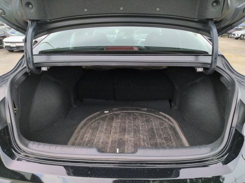 Used 2025 Hyundai Elantra SEL FWD image 29