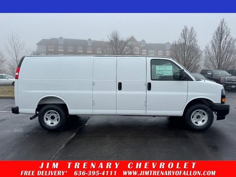 New 2026 Chevrolet Express 3500 Extended image 24