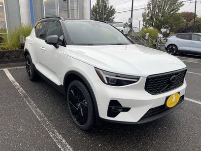 New 2026 Volvo XC40 B5 Ultra w/ Protection Package Premier