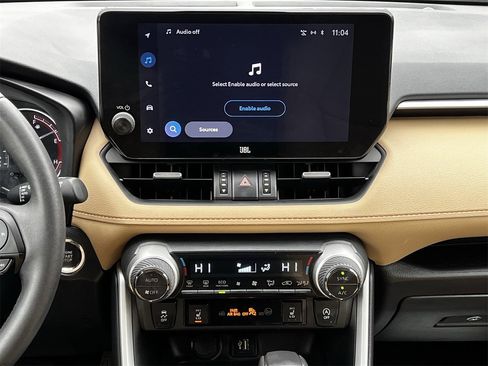 Used 2023 Toyota RAV4 XLE Premium image 15