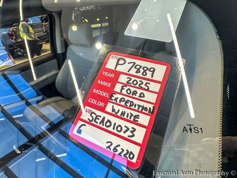 Used 2025 Ford Expedition Platinum w/ Platinum Ultimate Package image 32