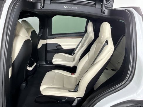 Used 2022 Tesla Model X Base image 24