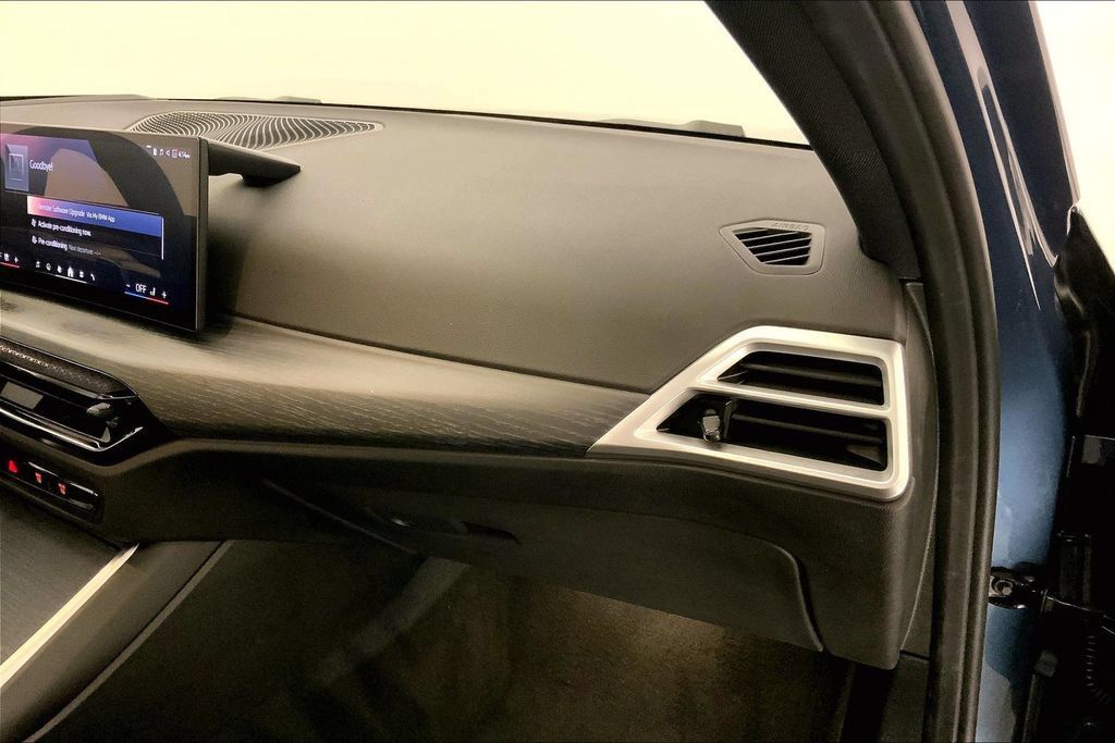 Certified 2025 BMW 330i Sedan RWD image 22