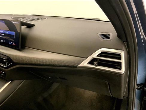 Certified 2025 BMW 330i Sedan RWD image 22