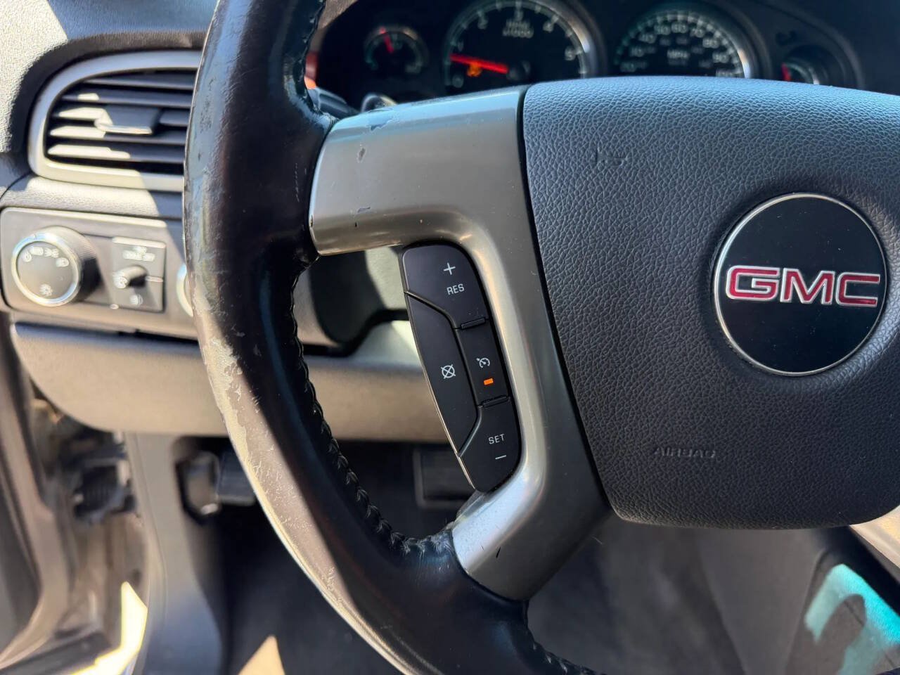 Used 2012 GMC Yukon SLT AWD/4WD image 23