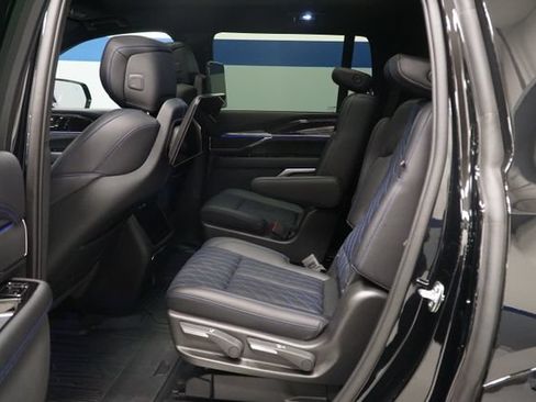 Used 2026 Cadillac Escalade IQL Sport 1 w/ LPO, ONYX Package AWD/4WD image 24