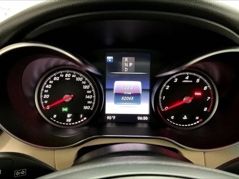 Used 2019 Mercedes-Benz GLC 300 image 29