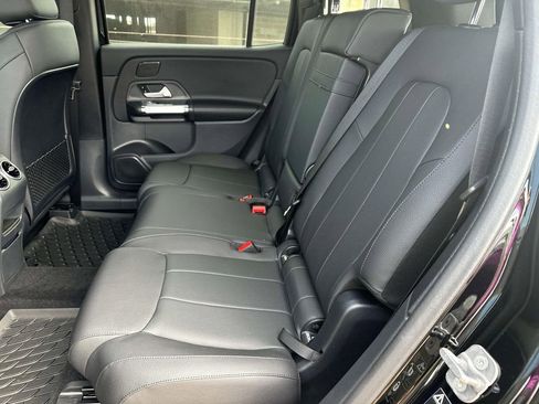 Used 2025 Mercedes-Benz GLB 250 image 7