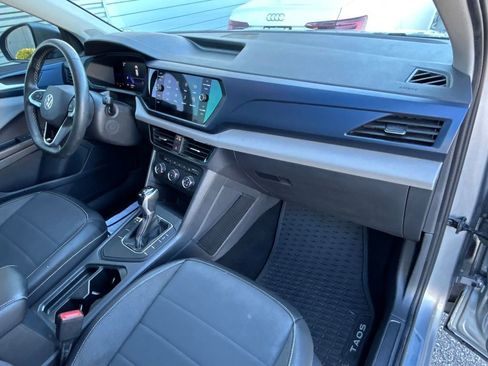 Used 2022 Volkswagen Taos SE image 40