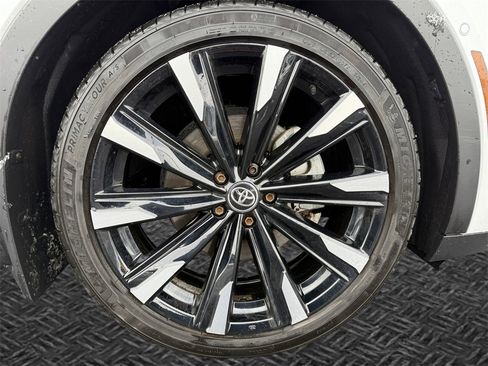 Used 2024 Toyota Crown Platinum image 11