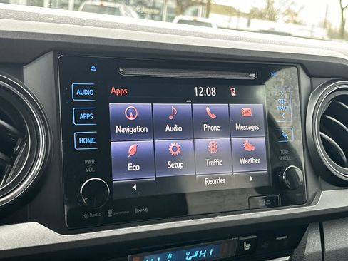 Used 2017 Toyota Tacoma TRD Off-Road w/ Premium & Technology Package image 17