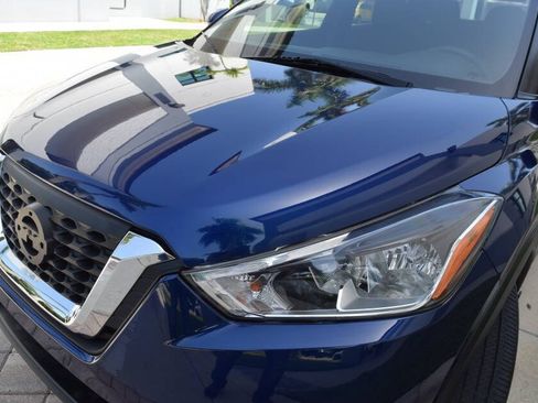 Used 2018 Nissan Kicks SV FWD image 11