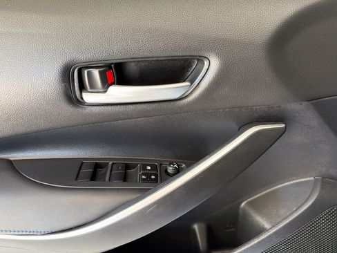 Used 2021 Toyota Corolla SE w/ SE Premium Package FWD image 12