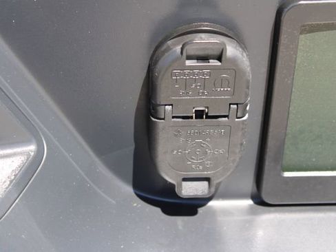 Used 2022 Jeep Gladiator Willys image 7