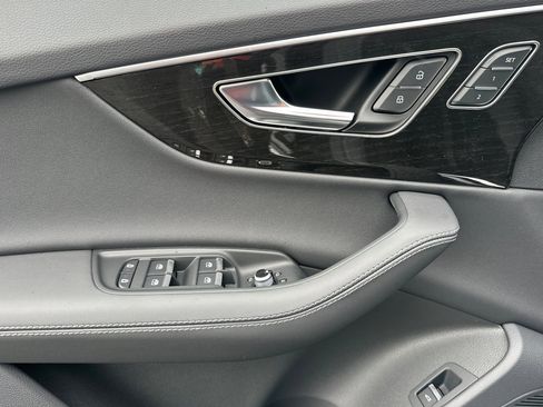 Used 2025 Audi Q7 3.0T Premium Plus w/ Premium Plus Package image 10