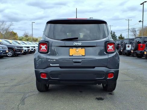 Certified 2023 Jeep Renegade Latitude image 6
