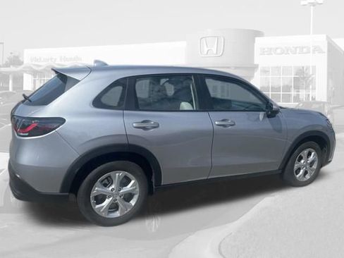 Used 2023 Honda HR-V LX image 3