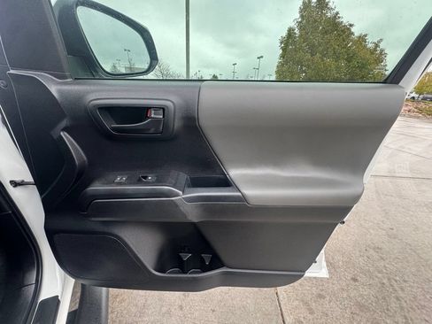 Used 2023 Toyota Tacoma SR AWD/4WD image 17