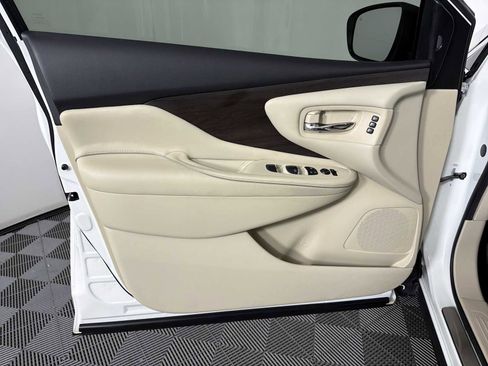 Used 2019 Nissan Murano Platinum image 8