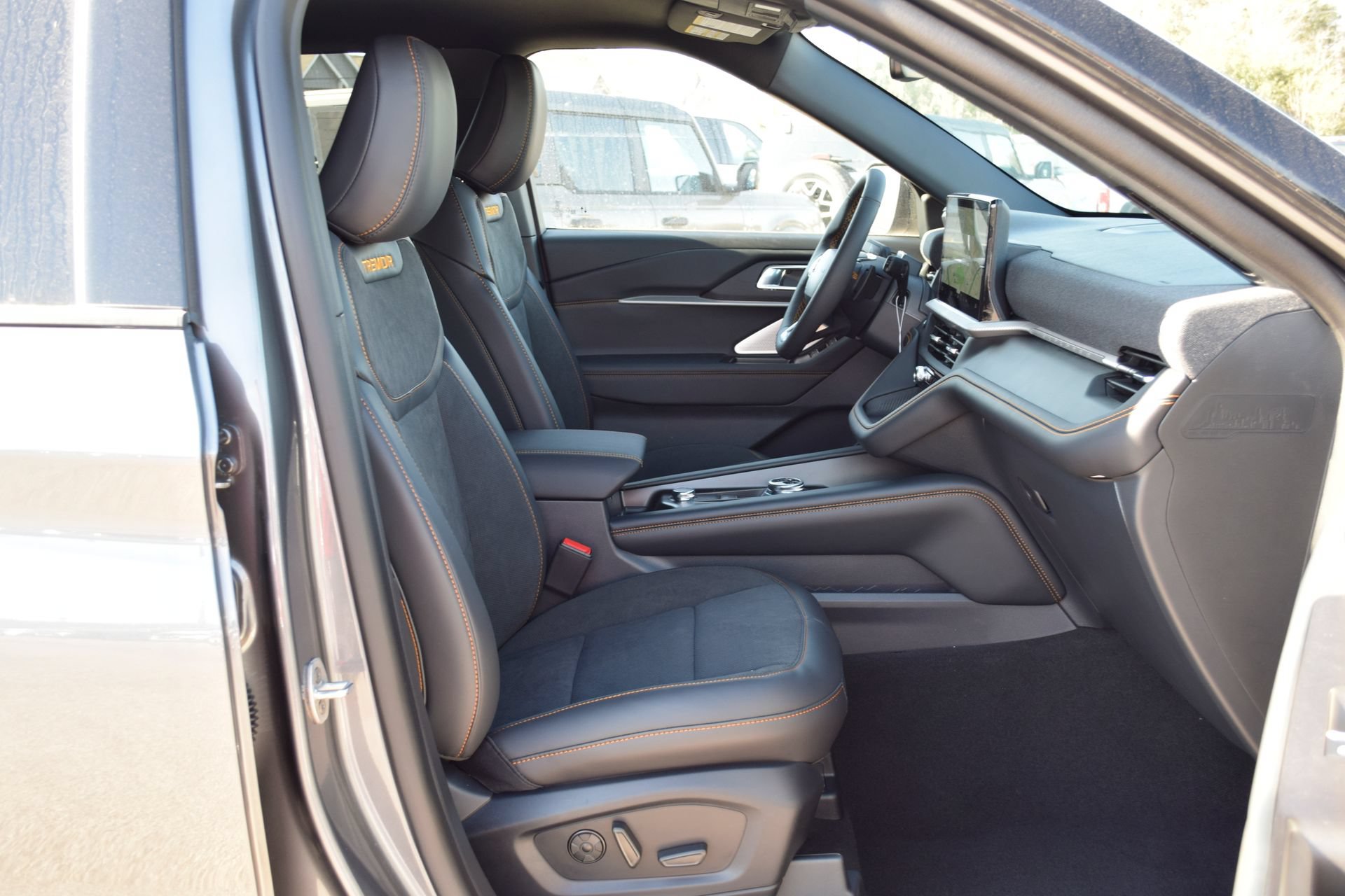 New 2026 Ford Explorer Tremor w/ Tremor Ultimate Package AWD/4WD image 25