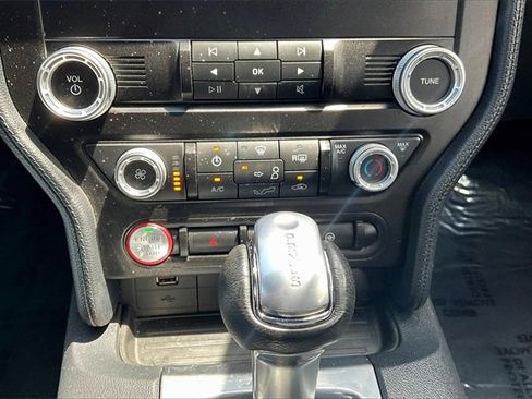 Certified 2022 Ford Mustang Convertible image 18