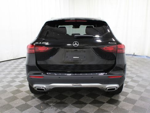 Used 2025 Mercedes-Benz GLA 250 4MATIC image 33