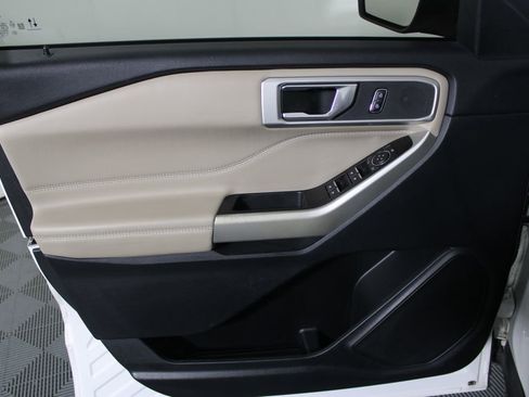 Certified 2022 Ford Explorer XLT w/ Equipment Group 202A image 23