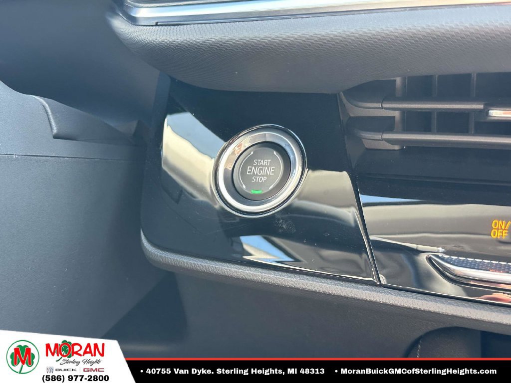 Certified 2025 Buick Envision Preferred AWD/4WD image 33