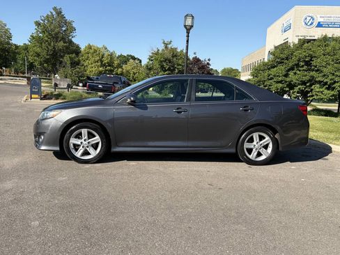 Used 2014 Toyota Camry SE FWD image 20