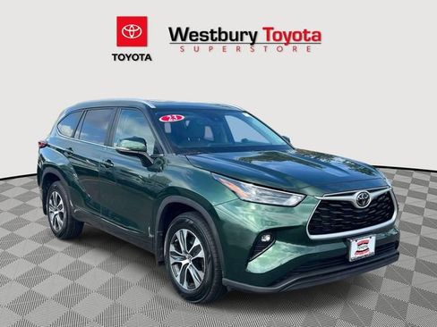 Used 2023 Toyota Highlander XLE AWD/4WD image 1