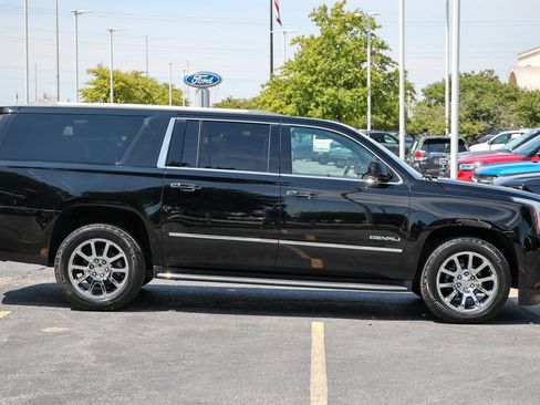 Used 2016 GMC Yukon XL Denali w/ Open Road Package AWD/4WD image 32