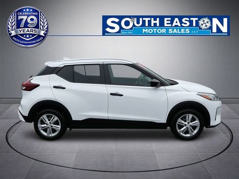 Used 2023 Nissan Kicks S FWD image 8
