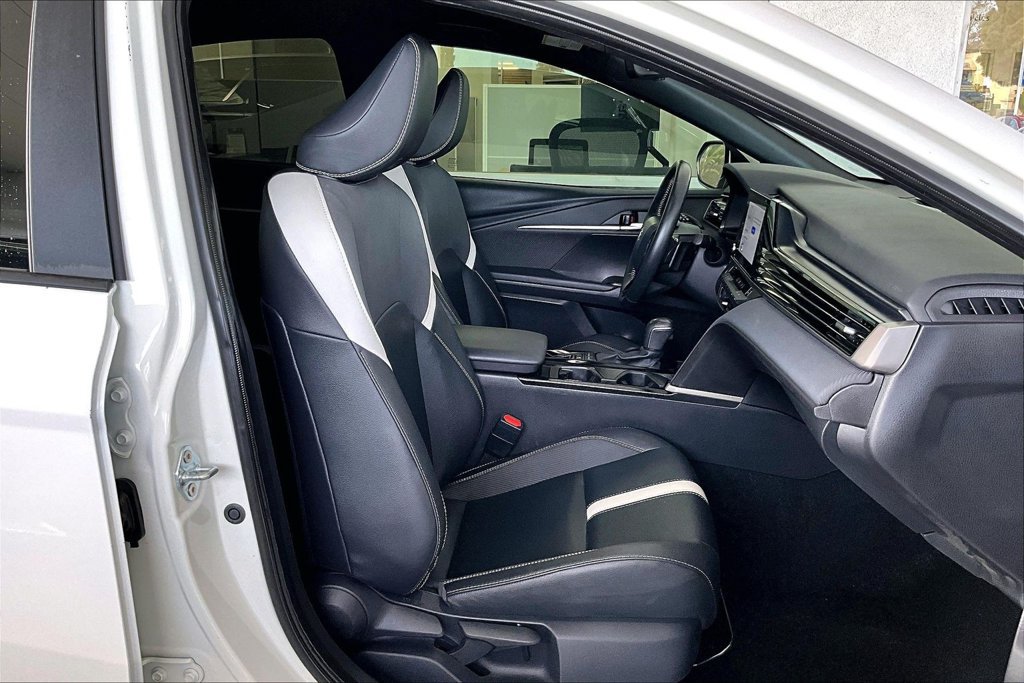 Used 2025 Toyota Camry SE FWD image 29