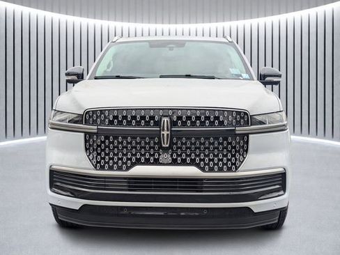 New 2026 Lincoln Navigator Reserve image 8