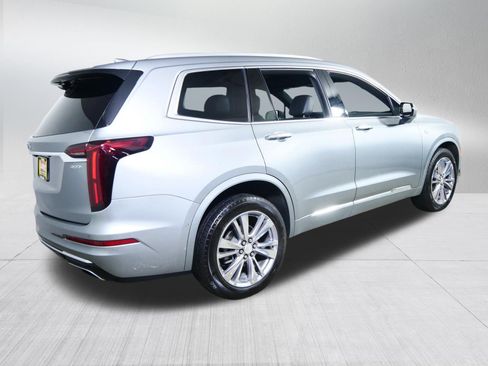 Used 2023 Cadillac XT6 Premium Luxury w/ Technology Package AWD/4WD image 7