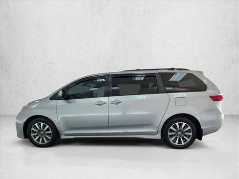 Used 2020 Toyota Sienna Limited Premium AWD/4WD image 9