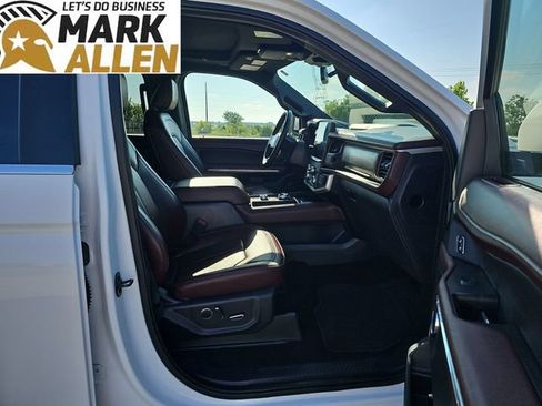 Used 2023 Ford Expedition Limited AWD/4WD image 29