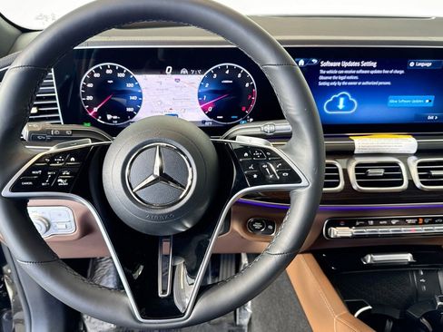 New 2026 Mercedes-Benz GLS 450 4MATIC image 11