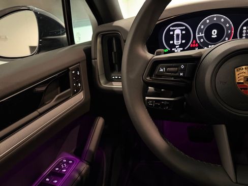 Certified 2026 Porsche Cayenne image 13