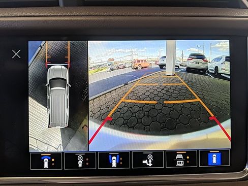 Used 2023 GMC Yukon XL Denali image 24