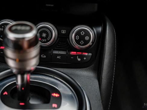 Used 2010 Audi R8 V10 image 73