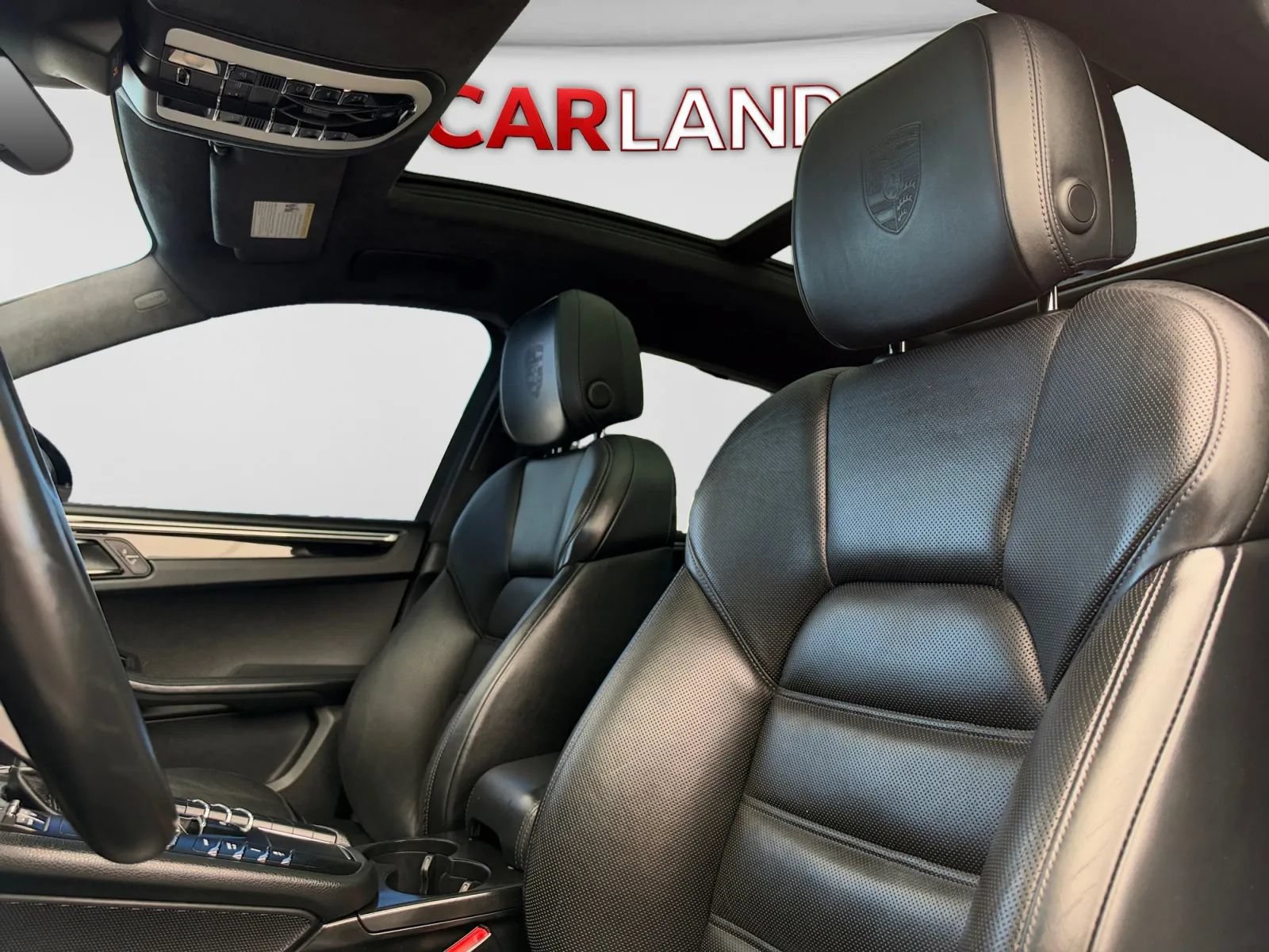 Used 2015 Porsche Macan Turbo AWD/4WD image 14