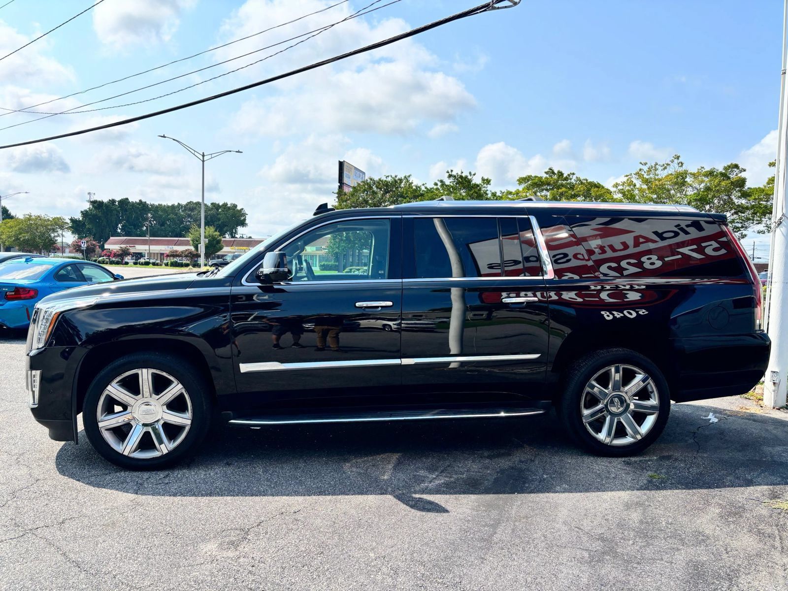 Used 2018 Cadillac Escalade ESV Premium Luxury AWD/4WD image 6