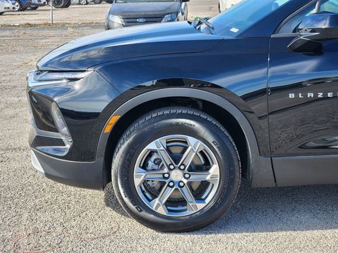 Used 2025 Chevrolet Blazer LT w/ Convenience Package image 8