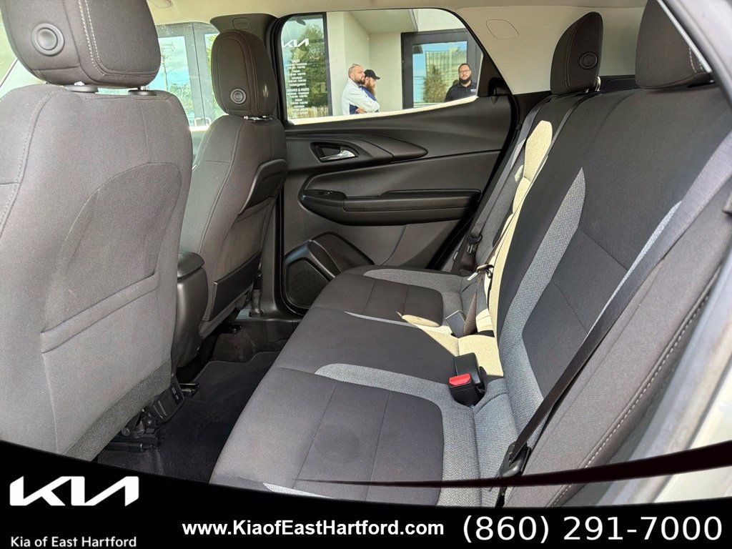Used 2023 Chevrolet TrailBlazer LT w/ Convenience Package AWD/4WD image 18