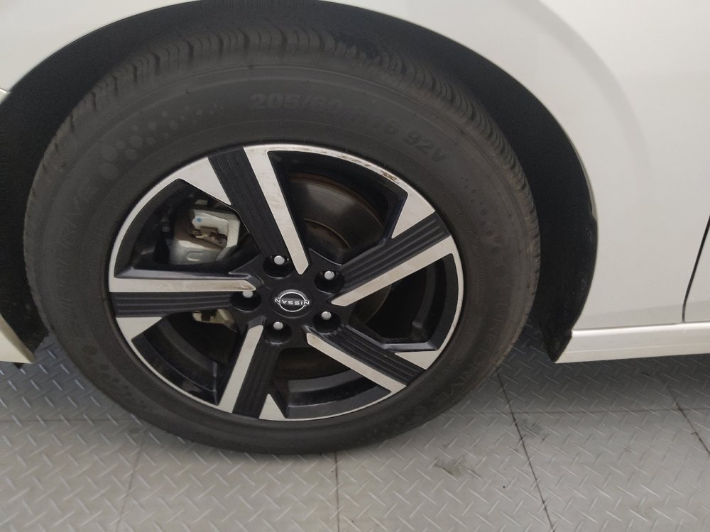 Used 2025 Nissan Sentra SV FWD image 31