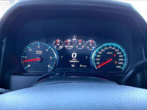Used 2017 Chevrolet Suburban LT w/ LT Signature Package AWD/4WD image 18