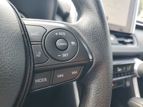 Certified 2025 Toyota RAV4 XLE AWD/4WD image 24