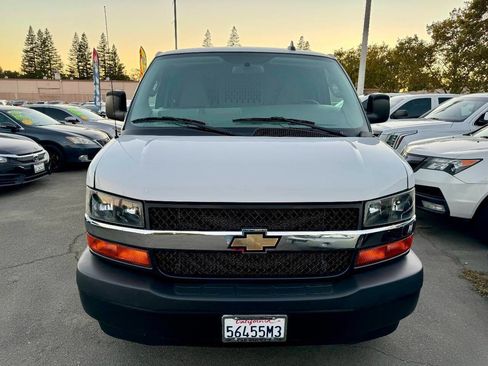 Used 2022 Chevrolet Express 3500 w/ Driver Convenience Package image 2