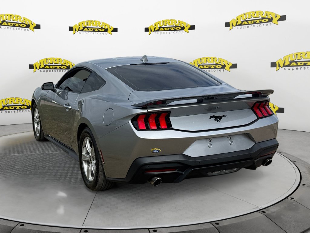 Used 2024 Ford Mustang Coupe RWD image 4